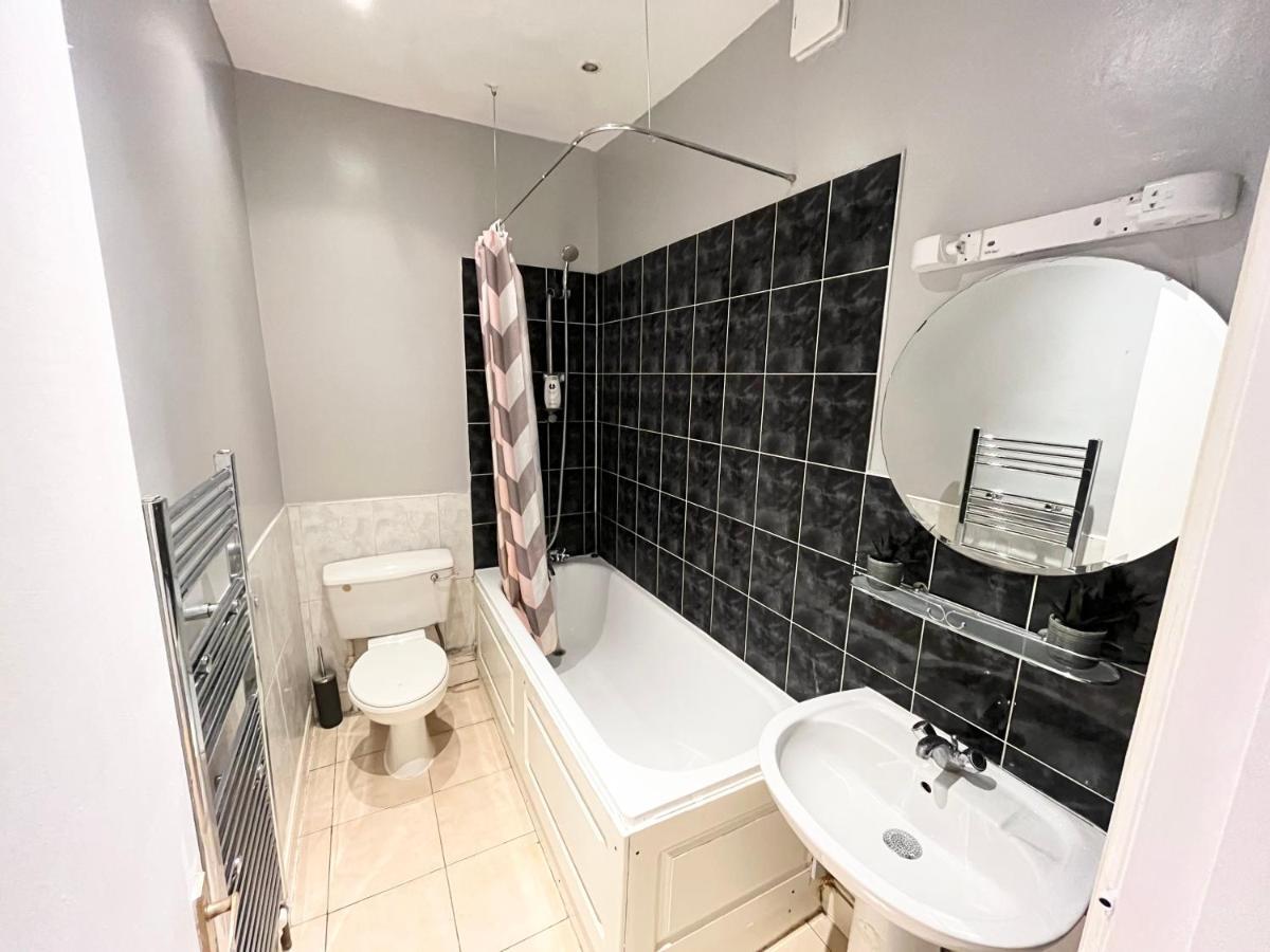 3 Bed Apartment On Balham High Road Londres Extérieur photo